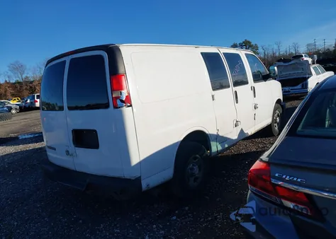 2008 Chevrolet Express Work Van из США, поврежденный, VIN 1GCFG154581103900